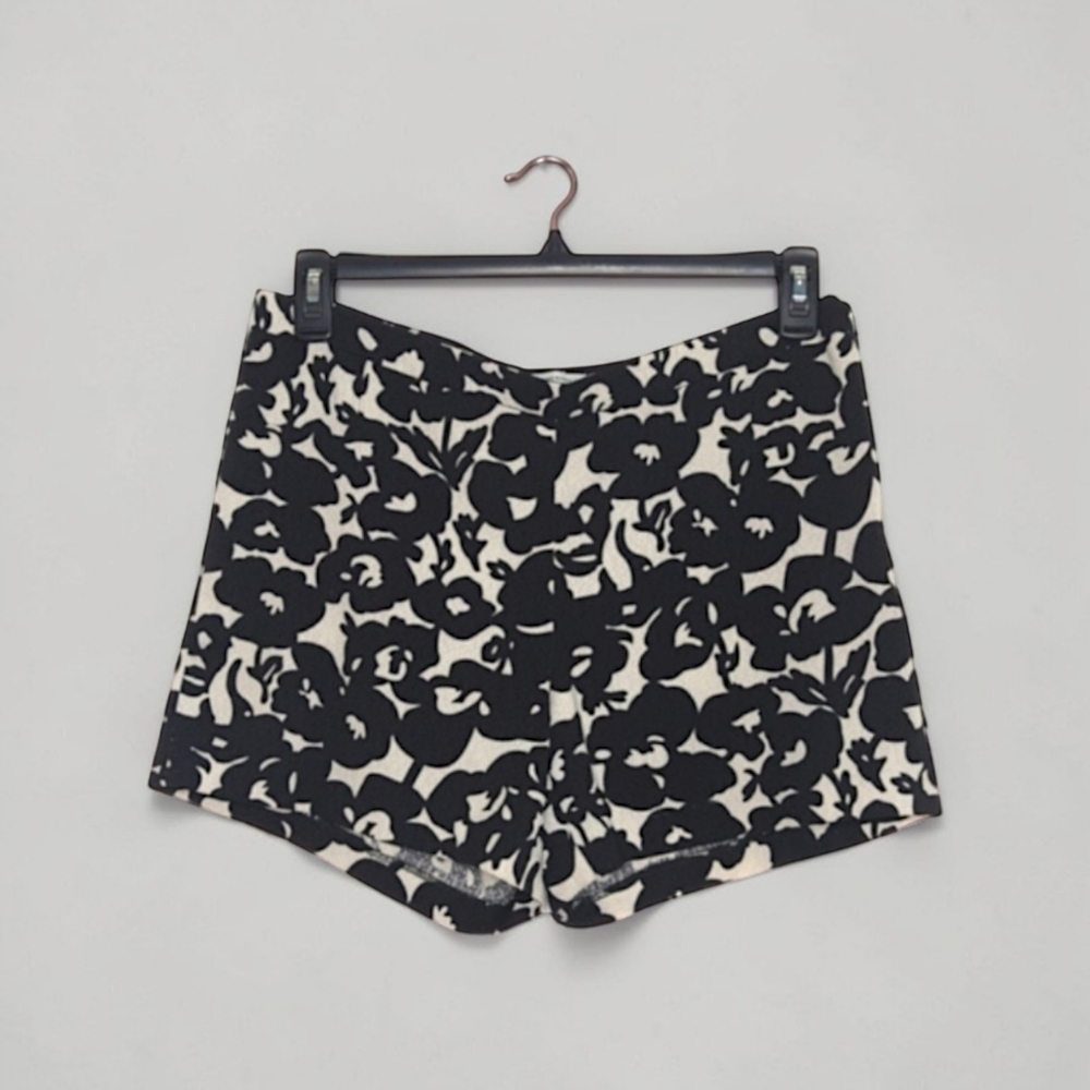 Katherine Barclay Montreal Black and Ivory Women's Floral Shorts Size 10